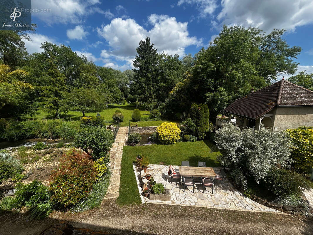 Maison à VILLY-LE-MOUTIER
