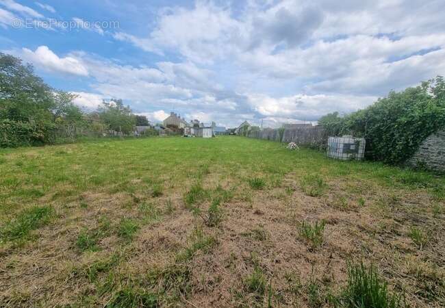 Terrain à LE MOLAY-LITTRY