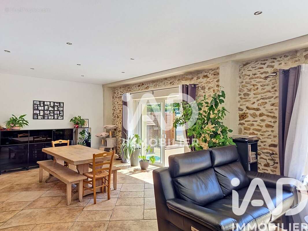 Photo 4 - Maison à OZOUER-LE-VOULGIS