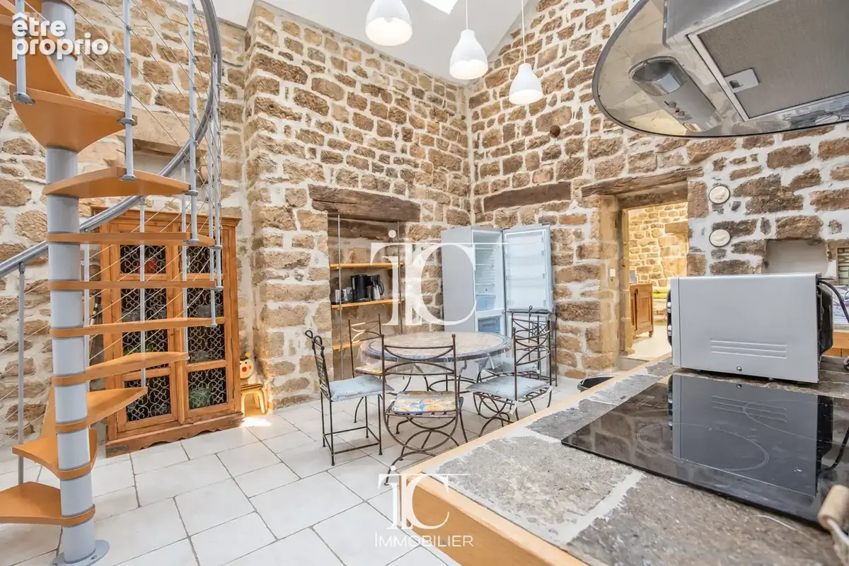 Propriete du xviieme siecle 400m² habitable 4280m² de terrain - photo 10