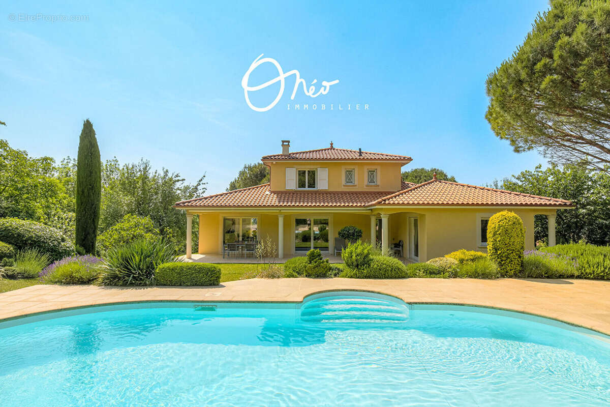 Maison à SAINT-PIERRE-DE-CHANDIEU