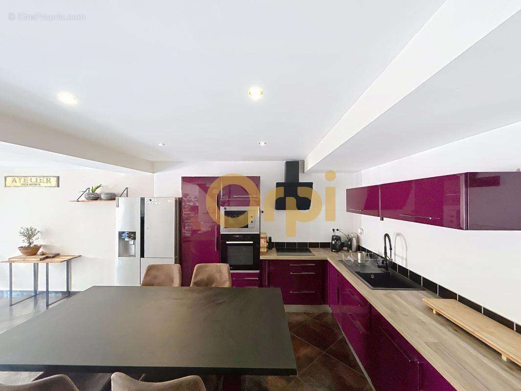 Appartement à ROQUEBRUNE-SUR-ARGENS