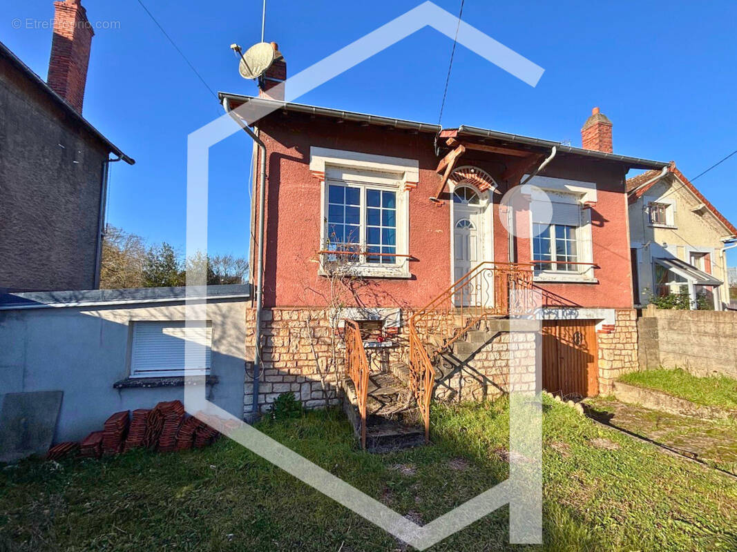 Maison à COSNE-COURS-SUR-LOIRE