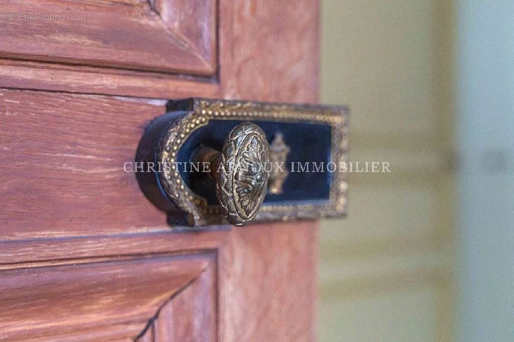 Appartement à PARIS-8E