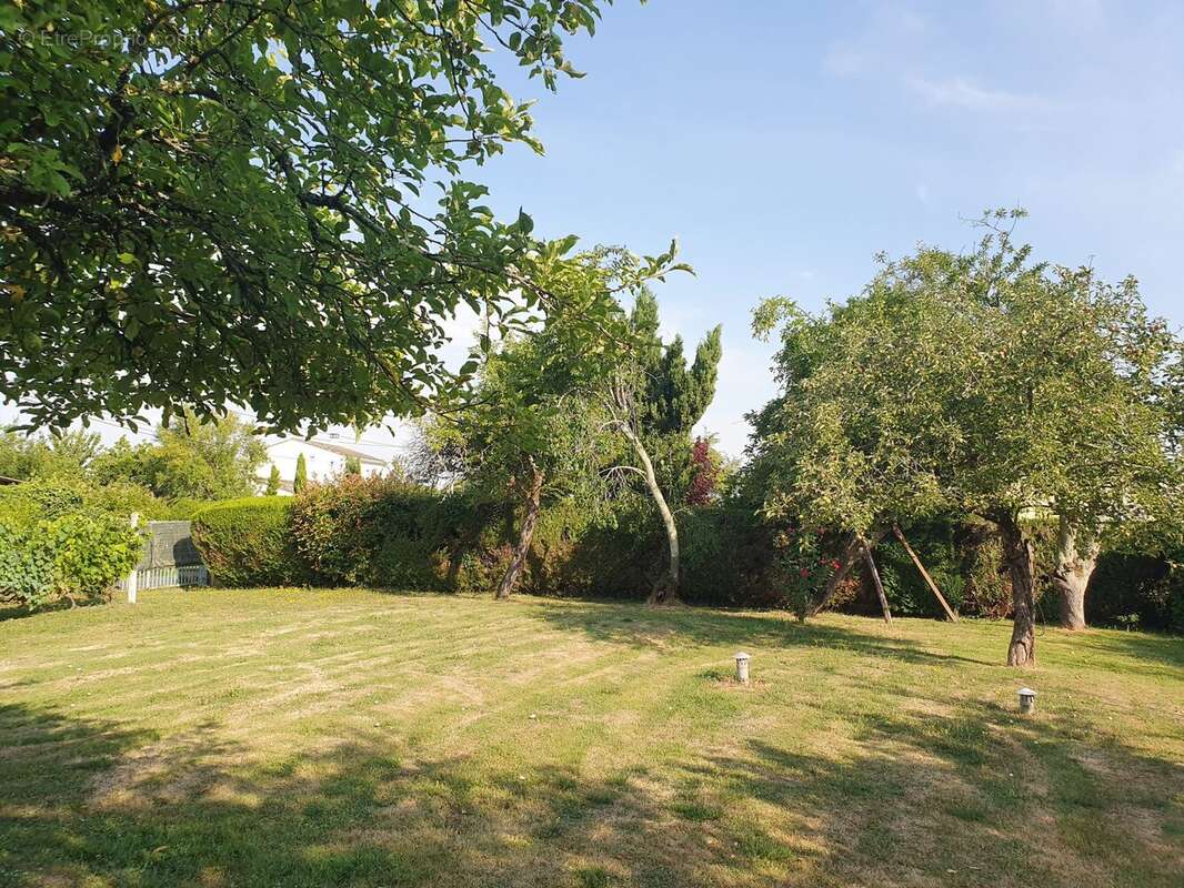 Maison 74 m² à Chenac-Saint-Seurin-D'uzet  - photo 2