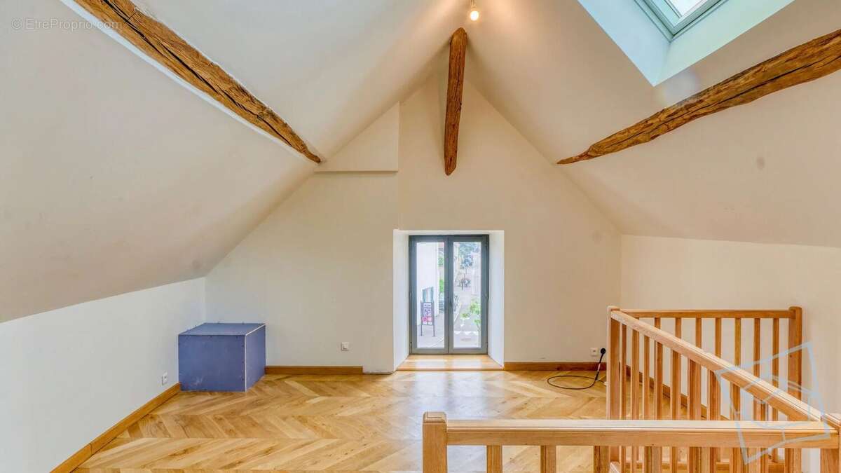 Maison à VOISINS-LE-BRETONNEUX