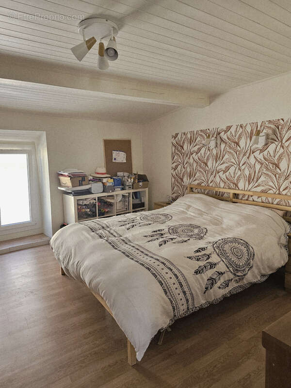 Maison à LA ROQUE-D'ANTHERON