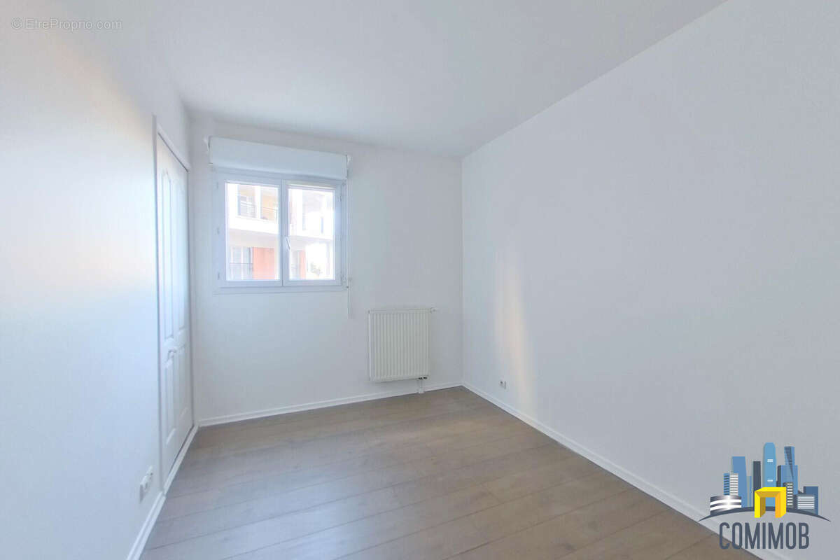 Appartement à COURBEVOIE