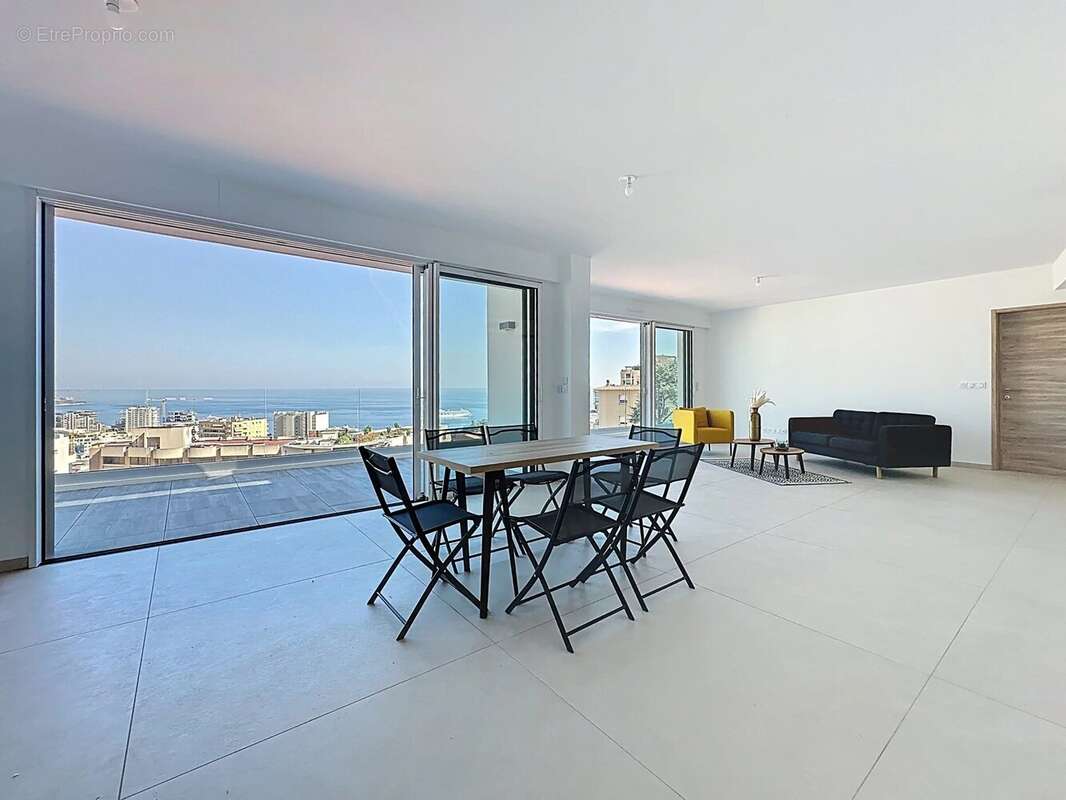 Appartement à BEAUSOLEIL