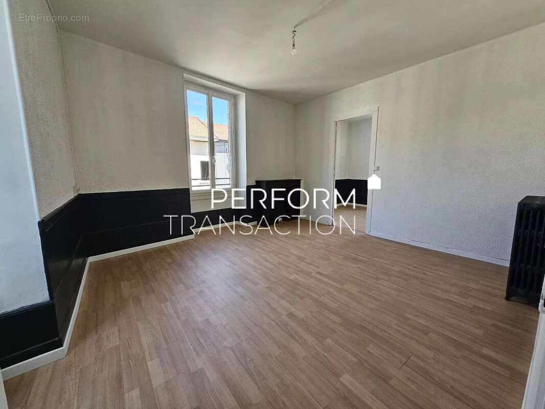 Appartement à RIVES