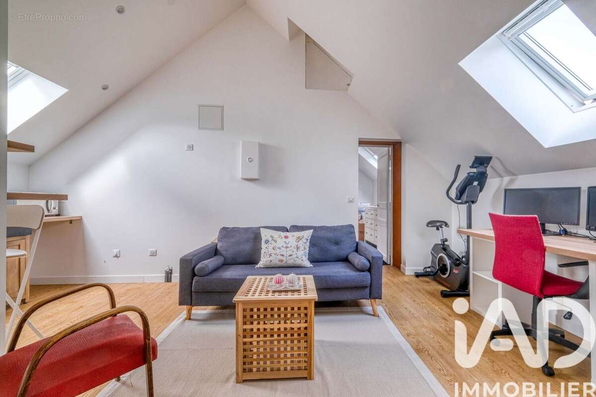 Photo 3 - Maison à VALLANGOUJARD