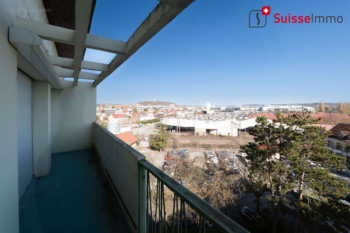 Appartement  4 pièces 70.4 m2 - 2 balcons - Vue Château et pré-la-Rose - photo 4