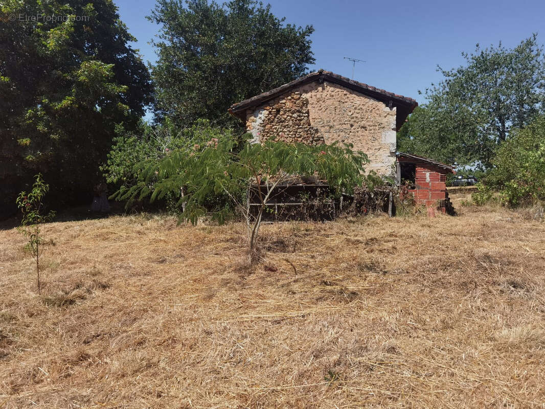 Maison à CHASSENEUIL-SUR-BONNIEURE