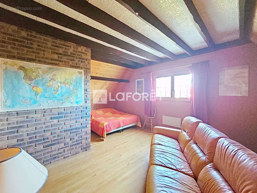 Maison à LINAS
