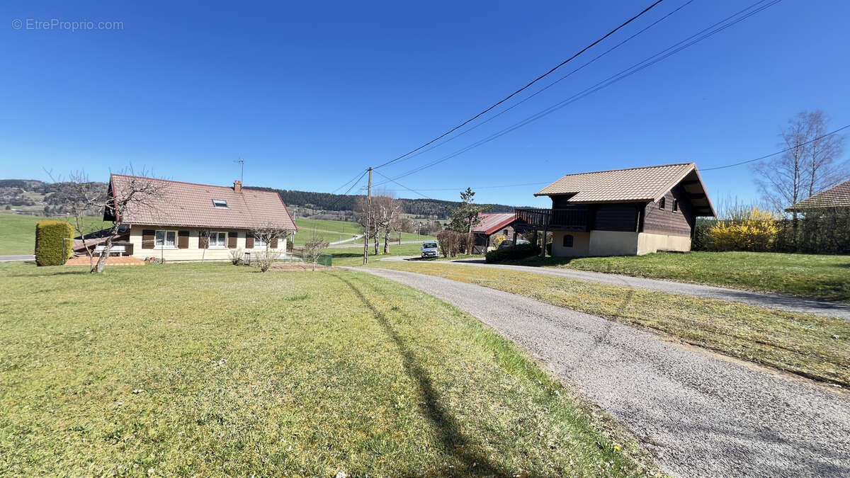 Terrain à LES GRANGETTES