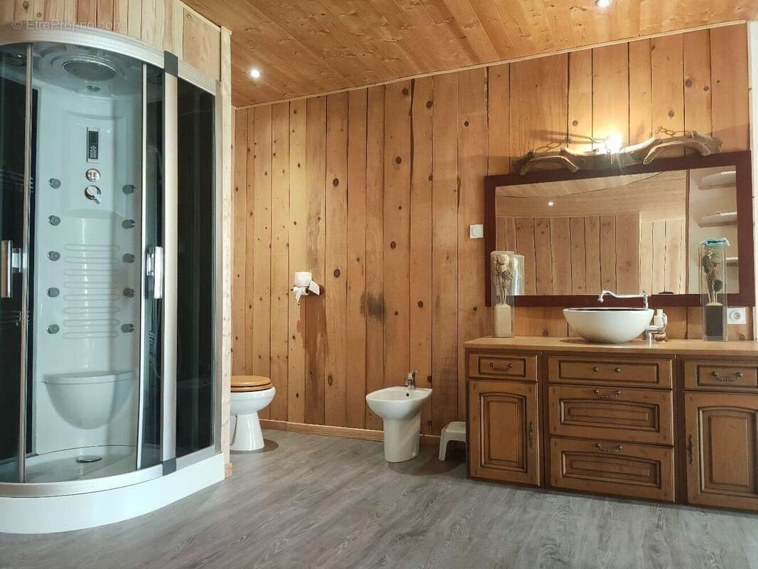 Maison de 200 m² en pierre avec jardin - photo 16