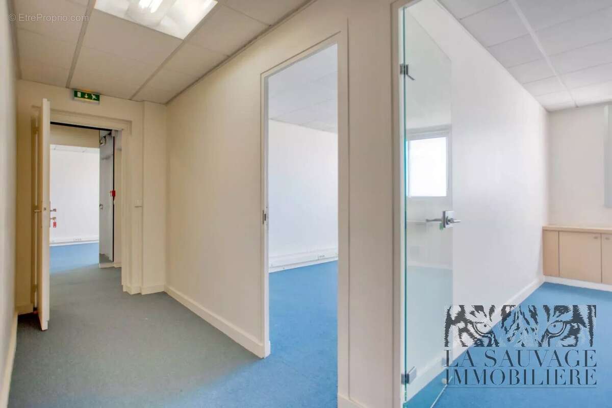 Commerce à NEUILLY-SUR-SEINE