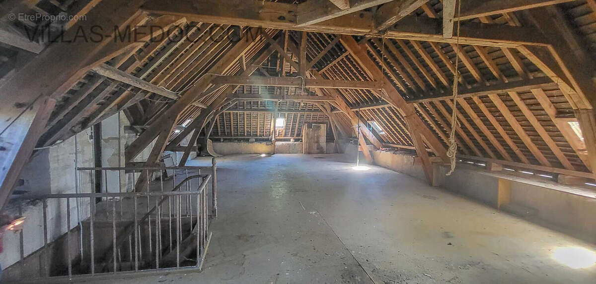 Maison à COUQUEQUES