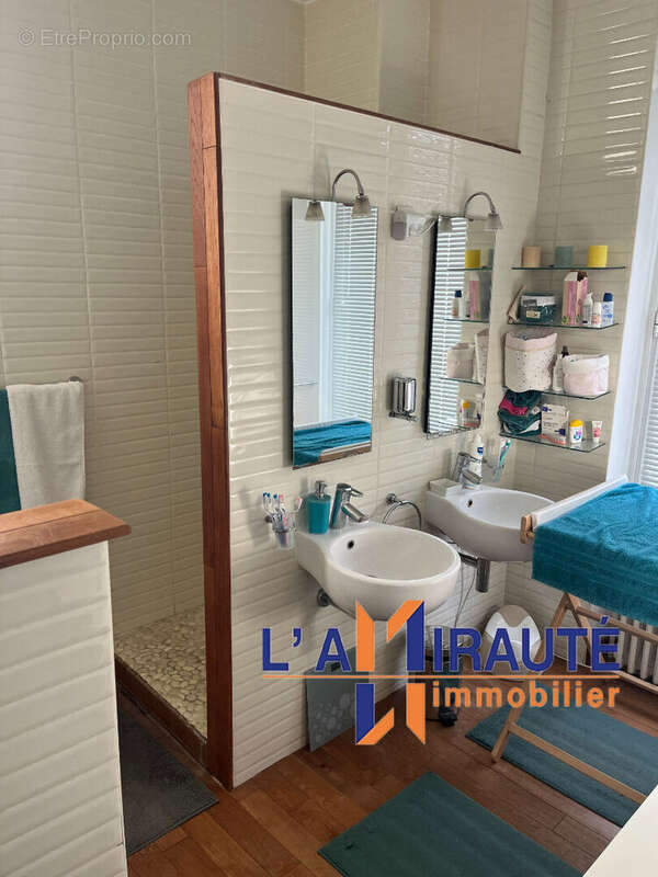 Maison à LE MESNIL-LE-ROI