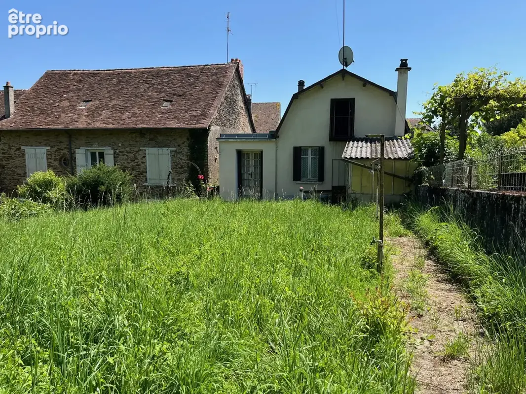 Coussac Bonneval Proche commerces, maison 5 pièces à rénover, garage et jardin. - photo 22