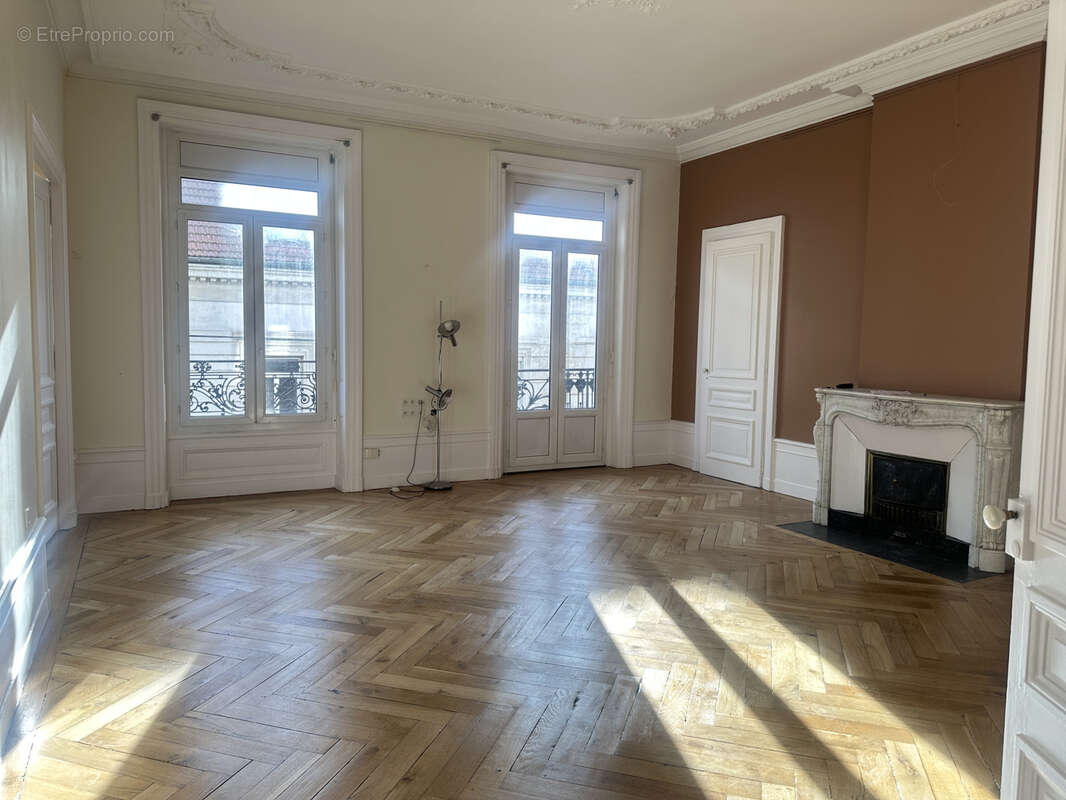 Appartement à SAINT-ETIENNE