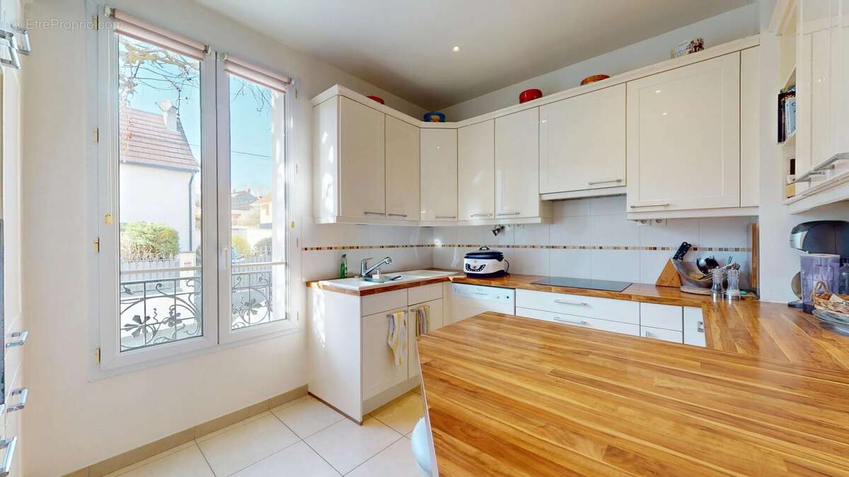 Maison à NEUILLY-PLAISANCE
