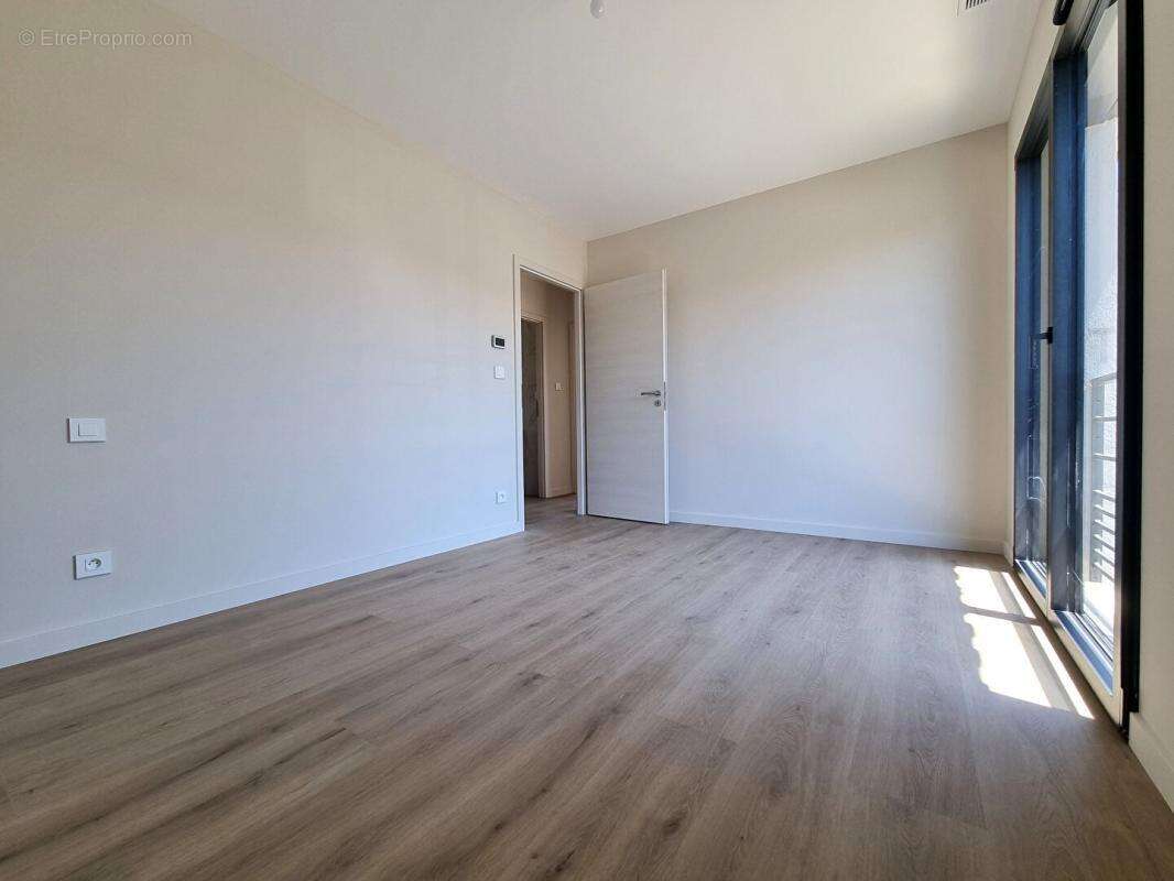 Maison à SAINT-CYR-SUR-MER