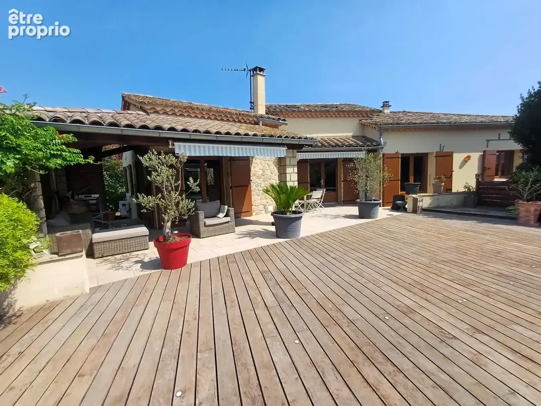 Propriété de 173 m2 avec maison 3 chambres et appartement T2 sur terrain de 1740 m2 avec piscine - photo 18