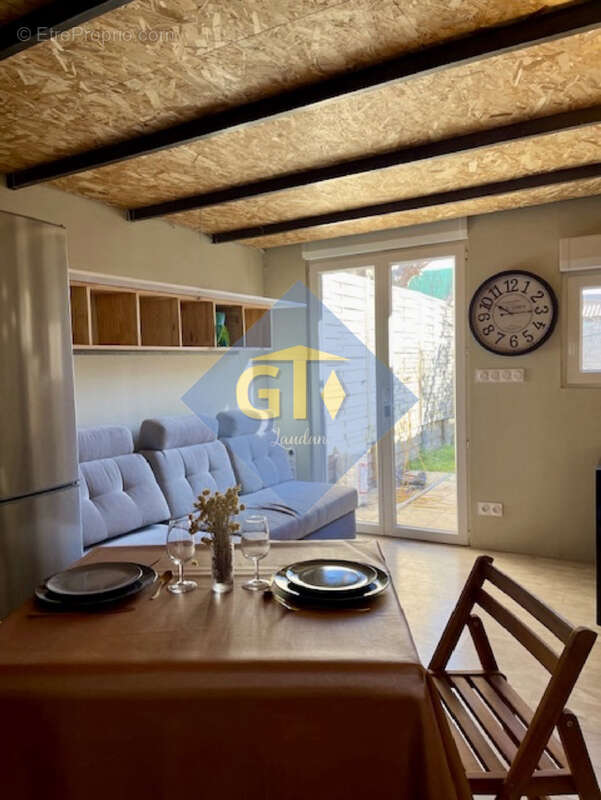 Maison à LAUDUN-L'ARDOISE