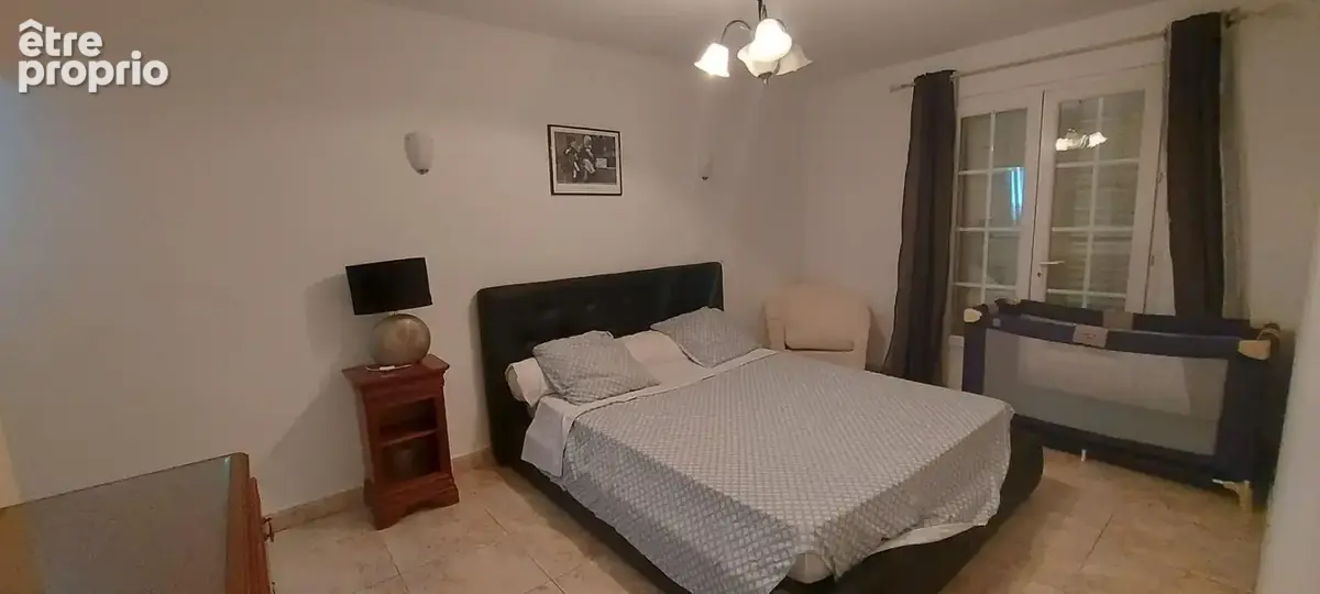 GARD. 30. GENERAC. Belle maison de 184 m2 de plain-pied sur terrain arboré de 1264 m² avec piscine - photo 13