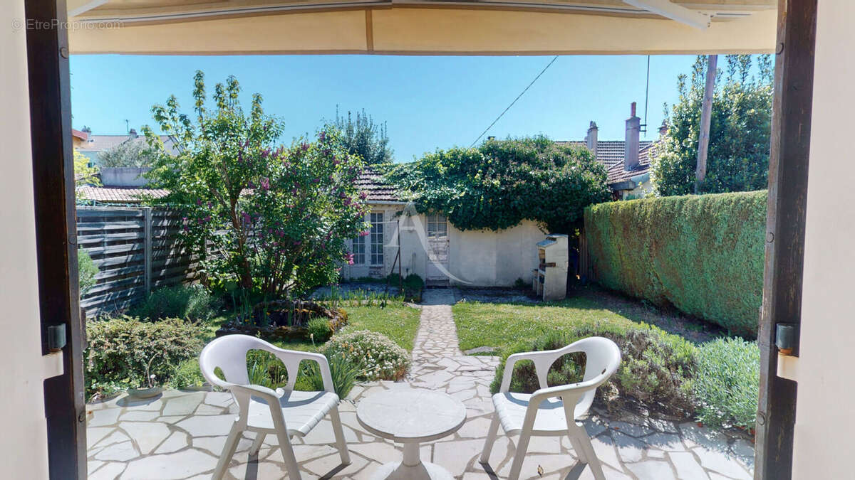 Maison à MORANGIS