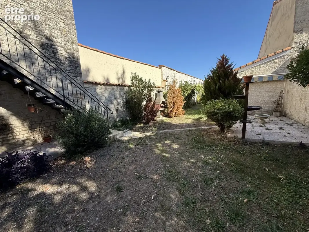 Maison 6 pièces 159 m² à vendre à Mansle (16230) - photo 3