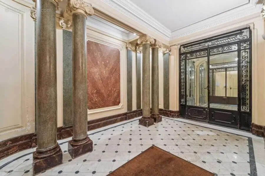 Commerce à PARIS-17E