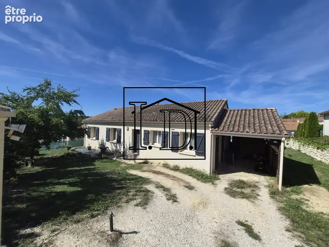 Façade avant - Maison à SORGES