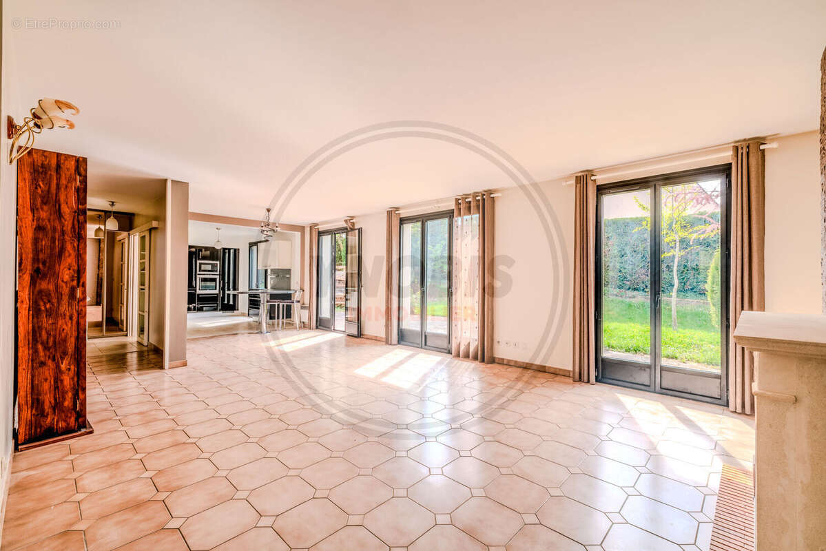 Maison  7 pièce(s) 164 m2 - photo 4