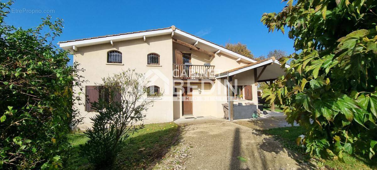 Maison à LA LANDE-DE-FRONSAC