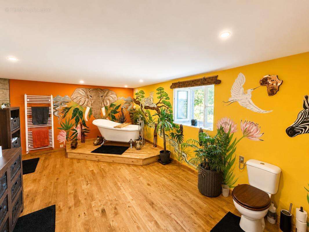 Domaine d'Exception de 17 Hectares, 4 chambres, 251m2 - gara - photo 12