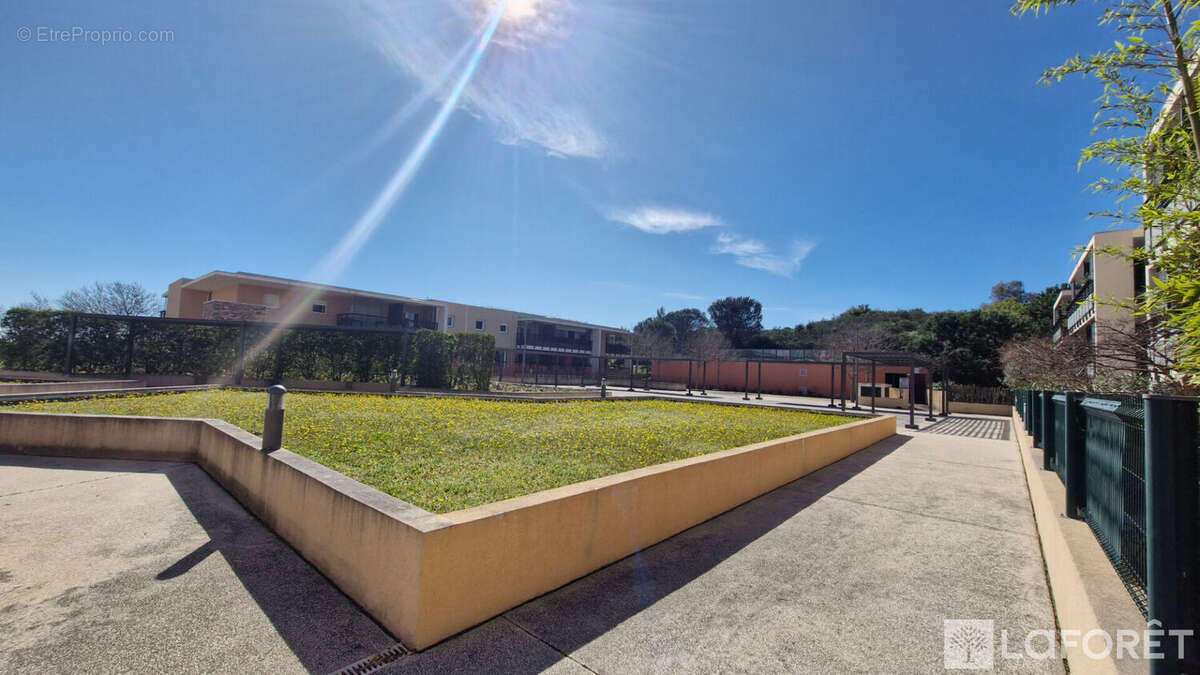 Appartement à ROQUEBRUNE-SUR-ARGENS