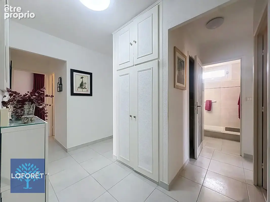 À vendre - appartement 5 pièces de 94 m² - pyramides - photo 8