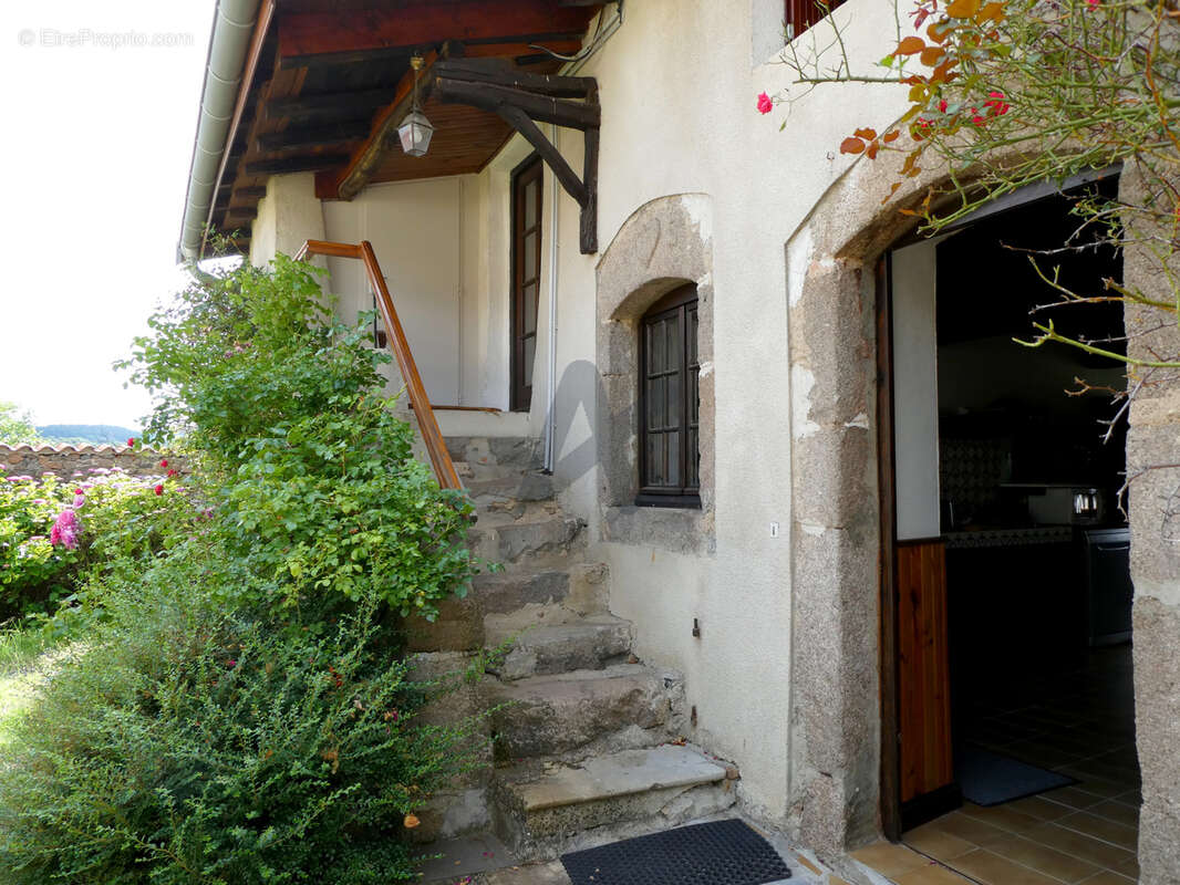 Maison à BRULLIOLES