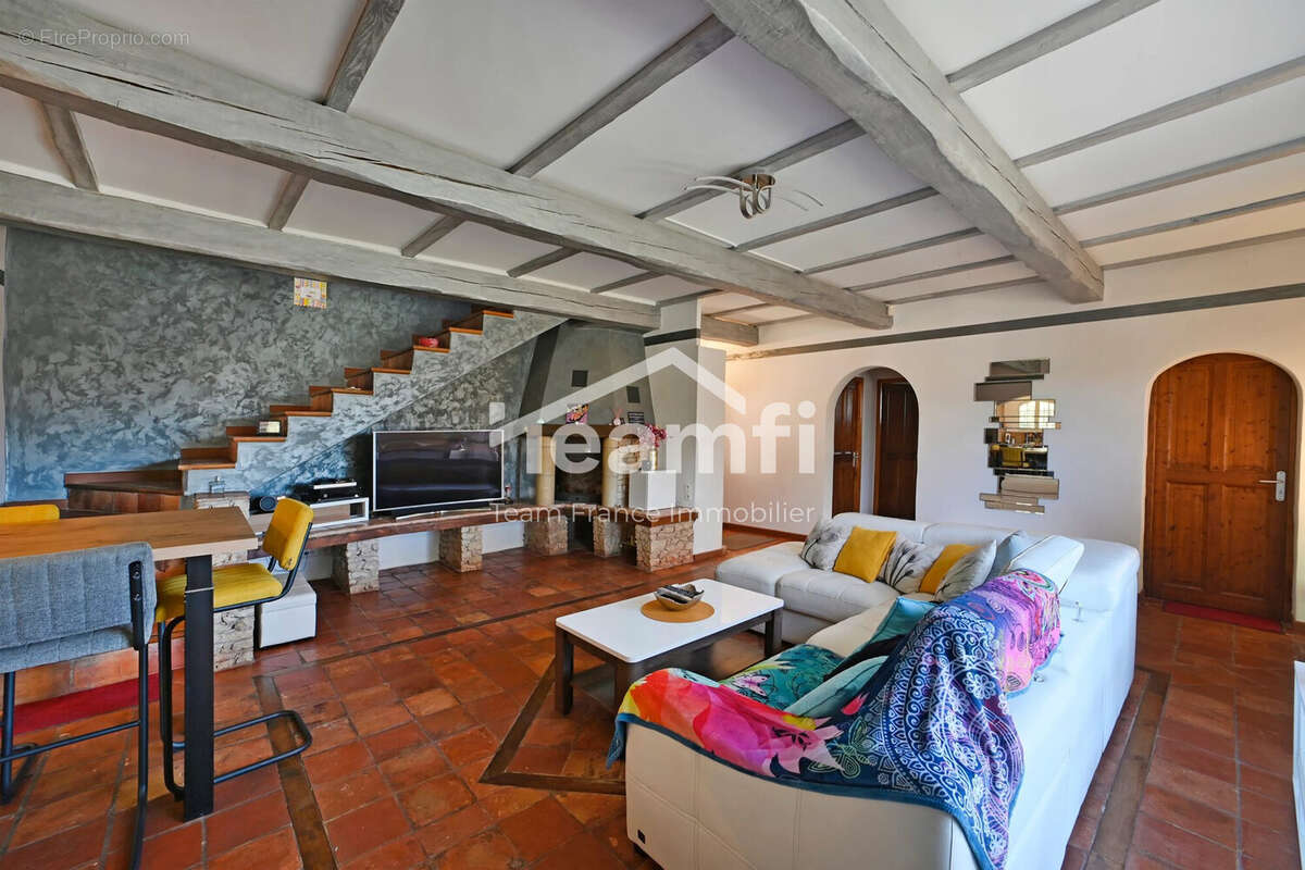 Maison à BOISSET-ET-GAUJAC