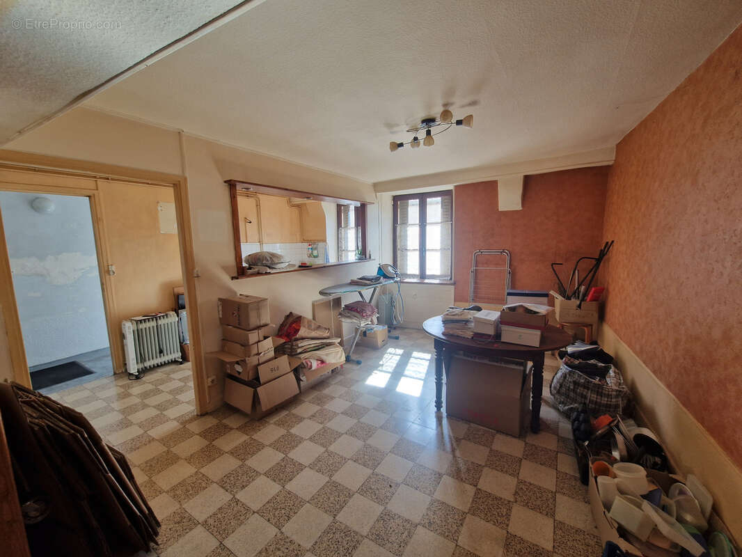 AUTUN - idéal investisseur - immeuble composé de 3 appartements, avec dépendances et cour - photo 5