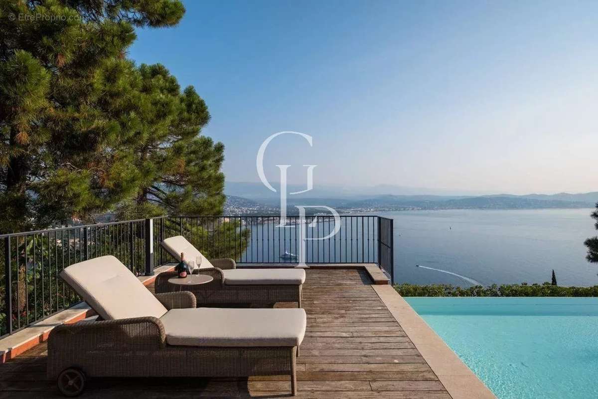 Maison à THEOULE-SUR-MER