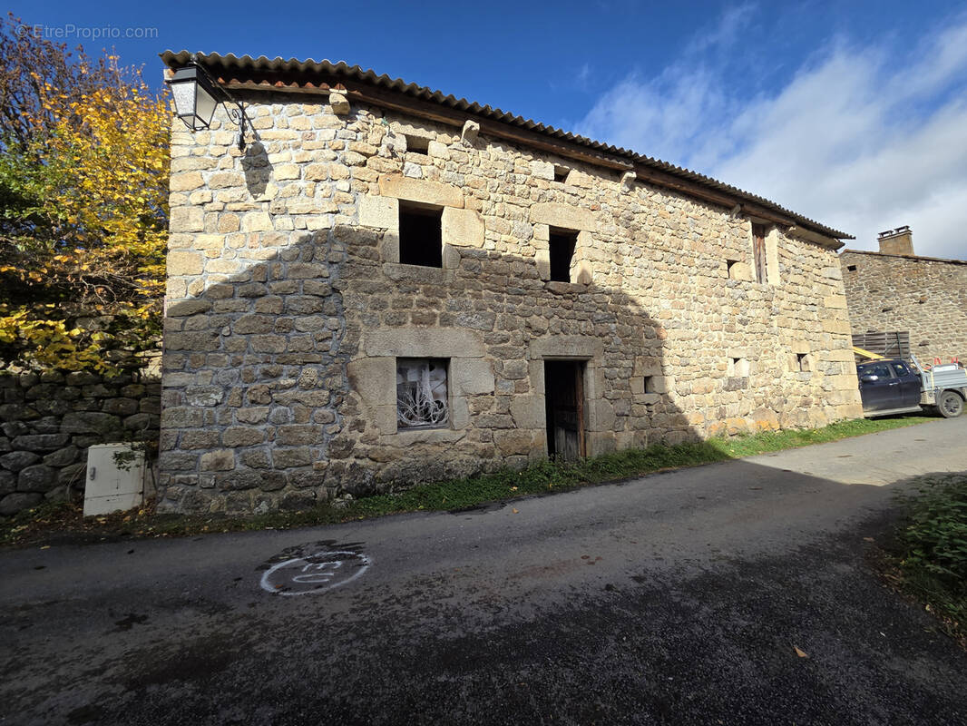 Maison à CHAMBON-LE-CHATEAU