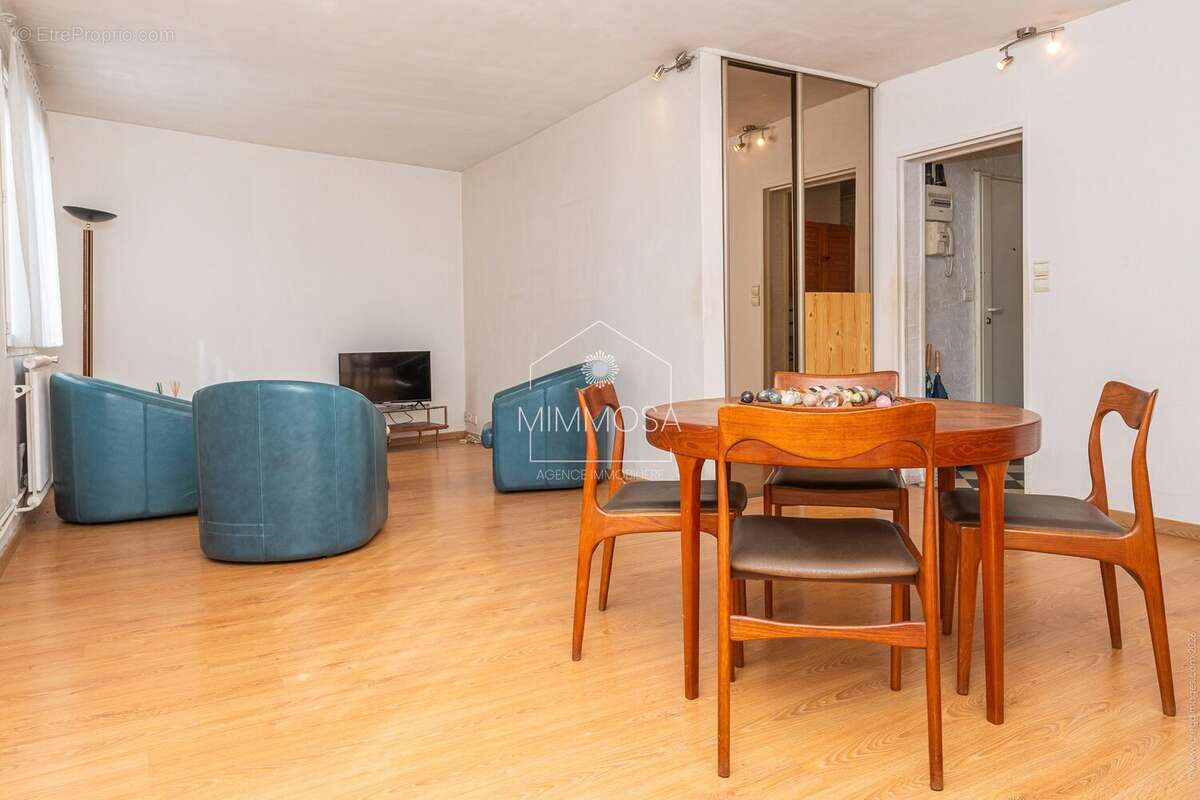Appartement à LES PAVILLONS-SOUS-BOIS