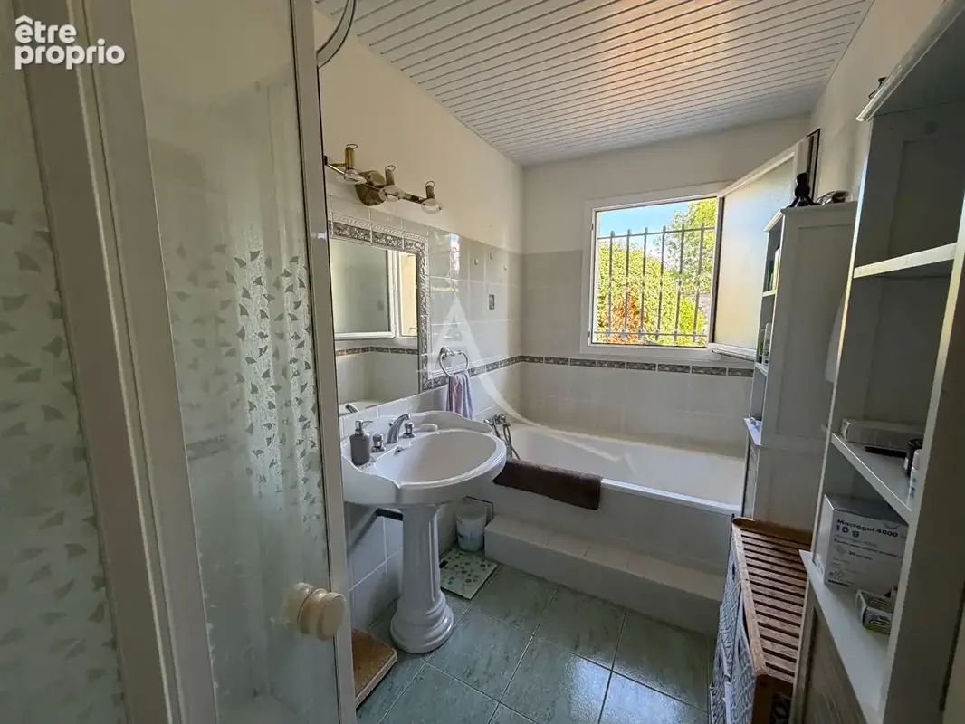Maison 3 chambres avec véranda, garage, atelier et beau jardin - photo 8