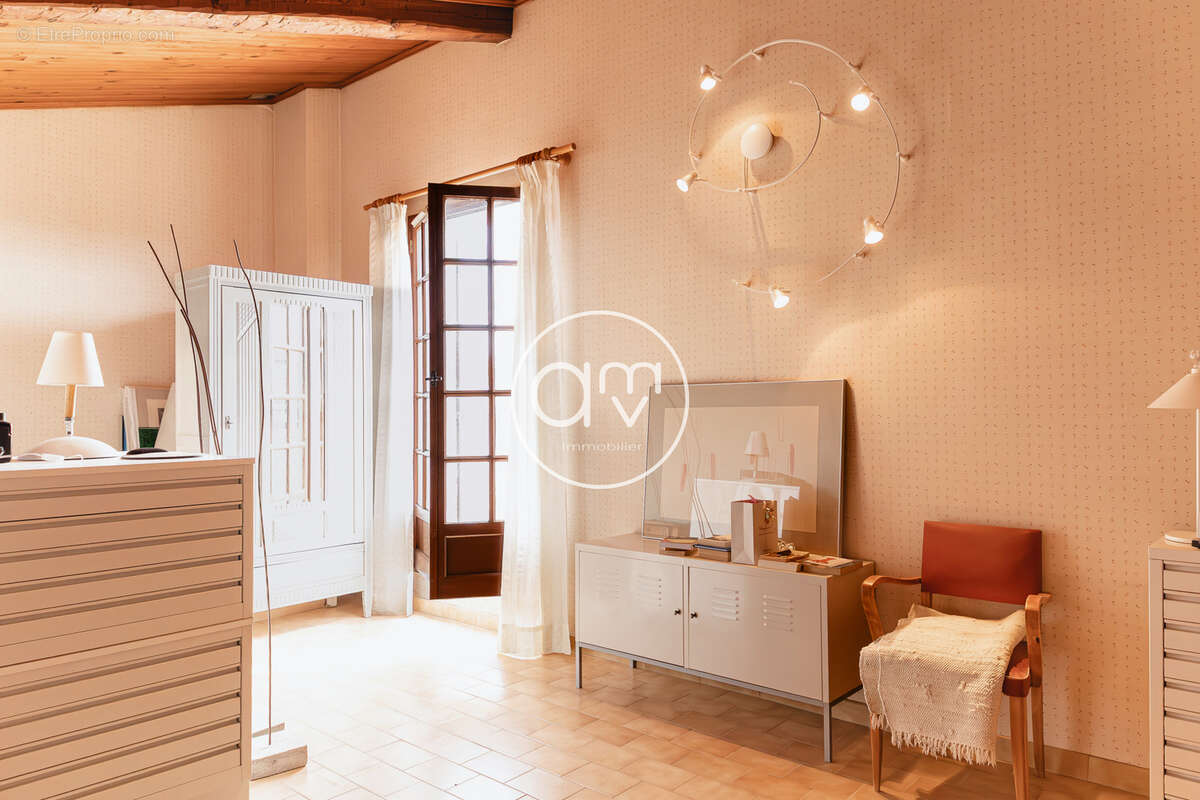 Hyeres gare - appartement t3 duplex 80m2 - dernier etage - stationnement - photo 9
