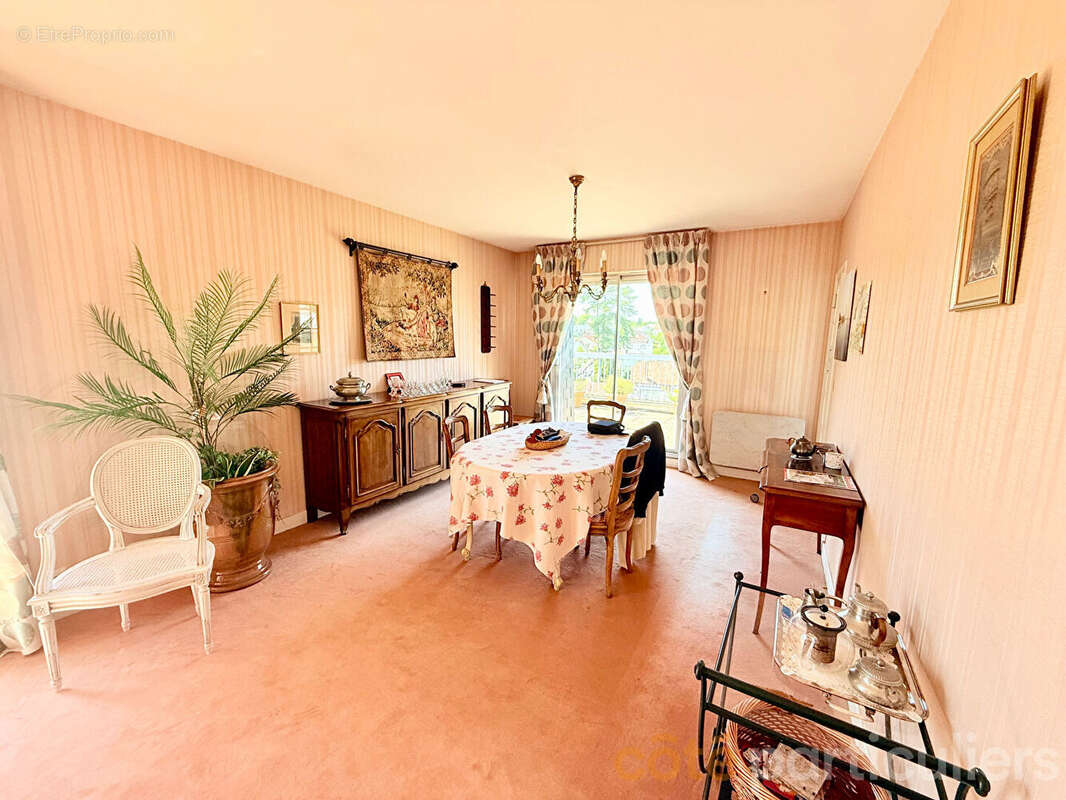 Appartement à SAINT-CYR-SUR-LOIRE