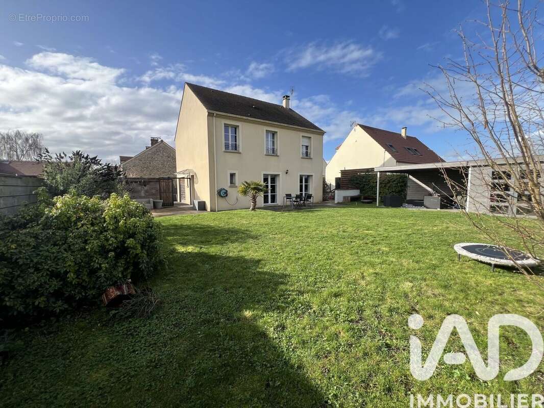 Maison 126 m² à Montereau-Sur-Le-Jard  - photo 2