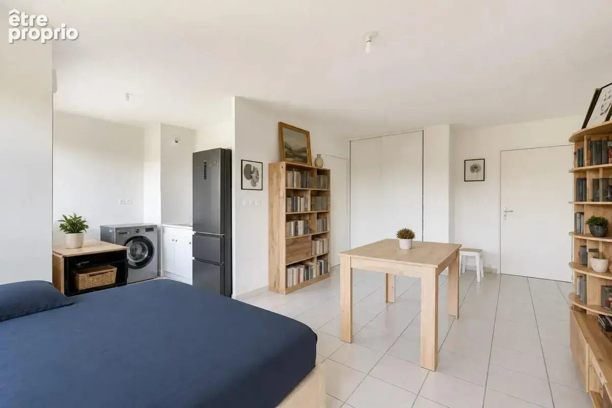 Appartement 1 pièce de 35 m² situé à Lyon 8 vendu loué - photo 2
